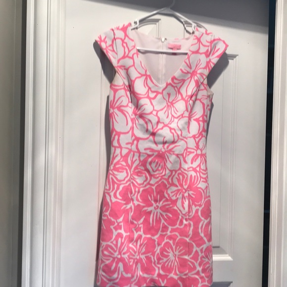 Lilly Pulitzer Dresses & Skirts - Gorgeous pink & white Lilly Pulitzer dress